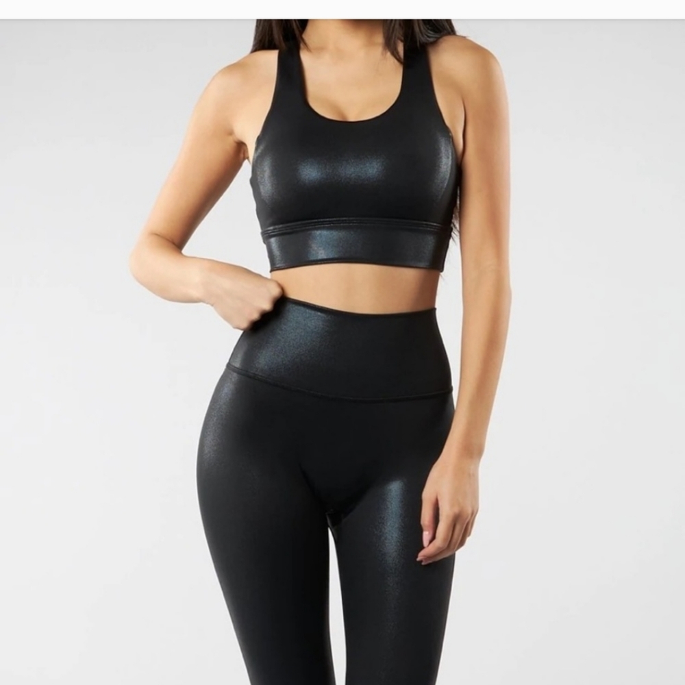 Buffbunny Rosa Sports Bra Black size Large Like New
